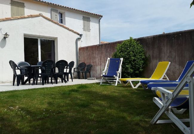 Maison à Le Bois-Plage-en-Ré - 1954